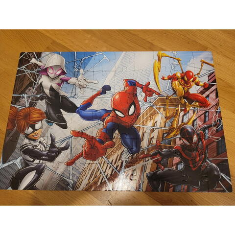 LISCIANI Puzzle de colorat - Aventurile lui Spiderman (60 de piese)